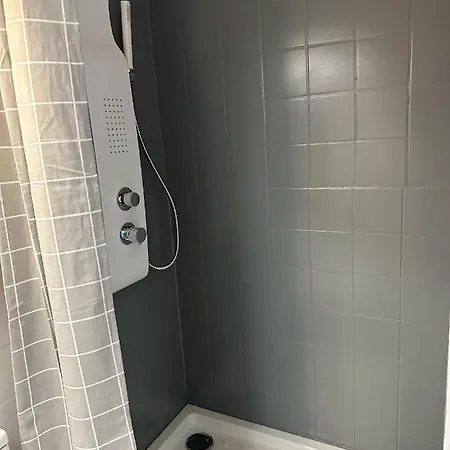 Agreable Et Confortable Pour 4 Personnes Apartament Hawr