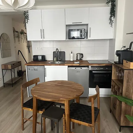 Διαμέρισμα Agreable Et Confortable Pour 4 Personnes *